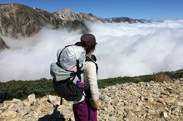 ウルトラライトのバックパックで登山