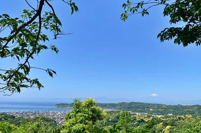 鎌倉市の衣張山・富士山から約76km