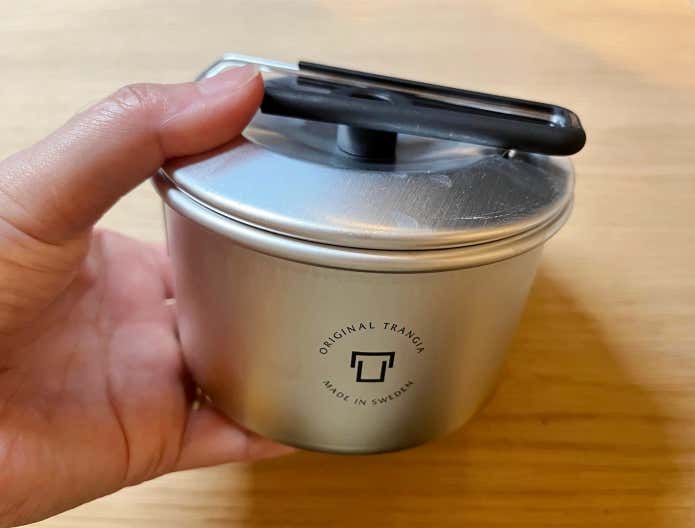 片手に収まるクッカーセット！Trangiaの新星「マイクロ