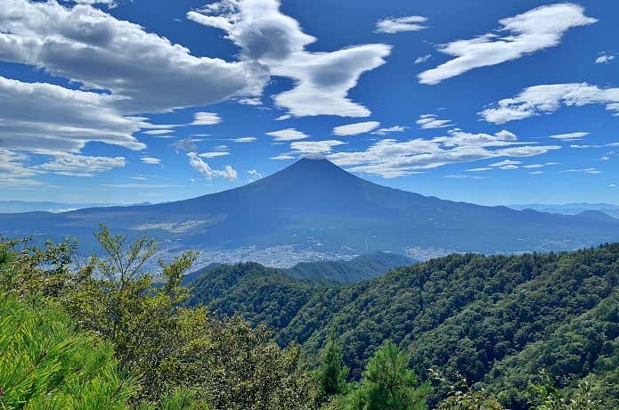 三ツ峠山・富士山から約22km