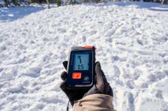 雪山でビーコン検証