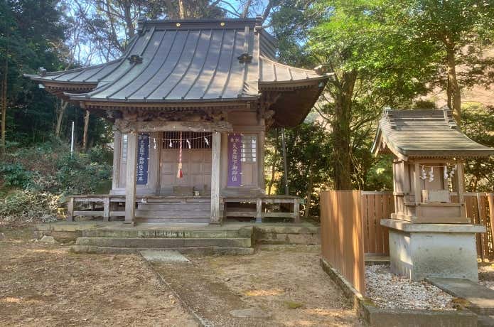 本殿と太子堂