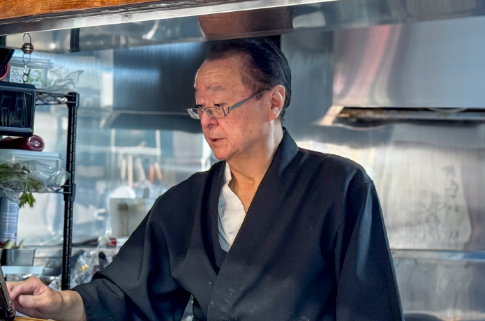 陣馬そば山下屋の店主の山下さん
