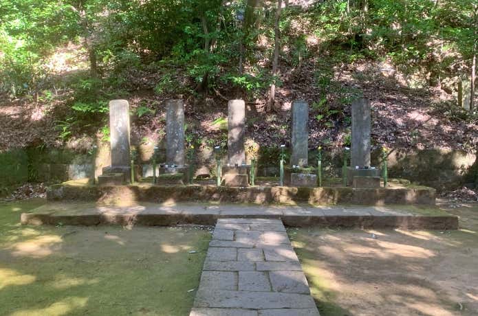 北条五代の墓