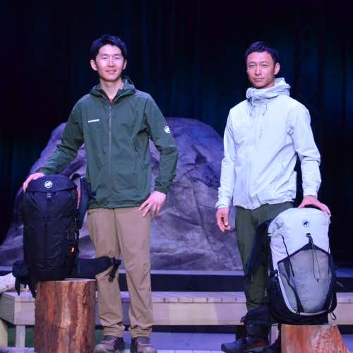 マムートの夏山登山スタイルに身を包んだ栁澤太貴さんと舟生大悟さん
