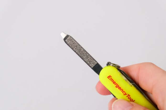 ビクトリノックス　エマージェンシーツールシグネチャーライト　つめやすり　マイナスドライバー2.5mm