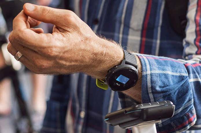 SUUNTOの時計で電子決済する人