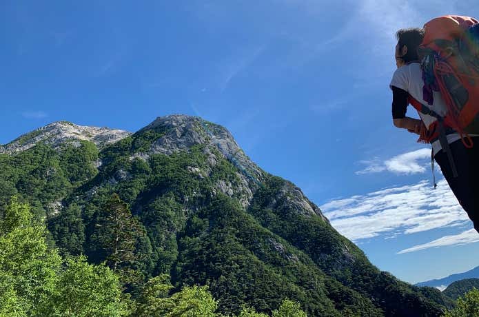 腰のストレスなく快適な登山を