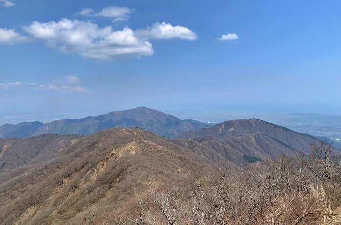 塔ノ岳から振り返る表尾根と大山