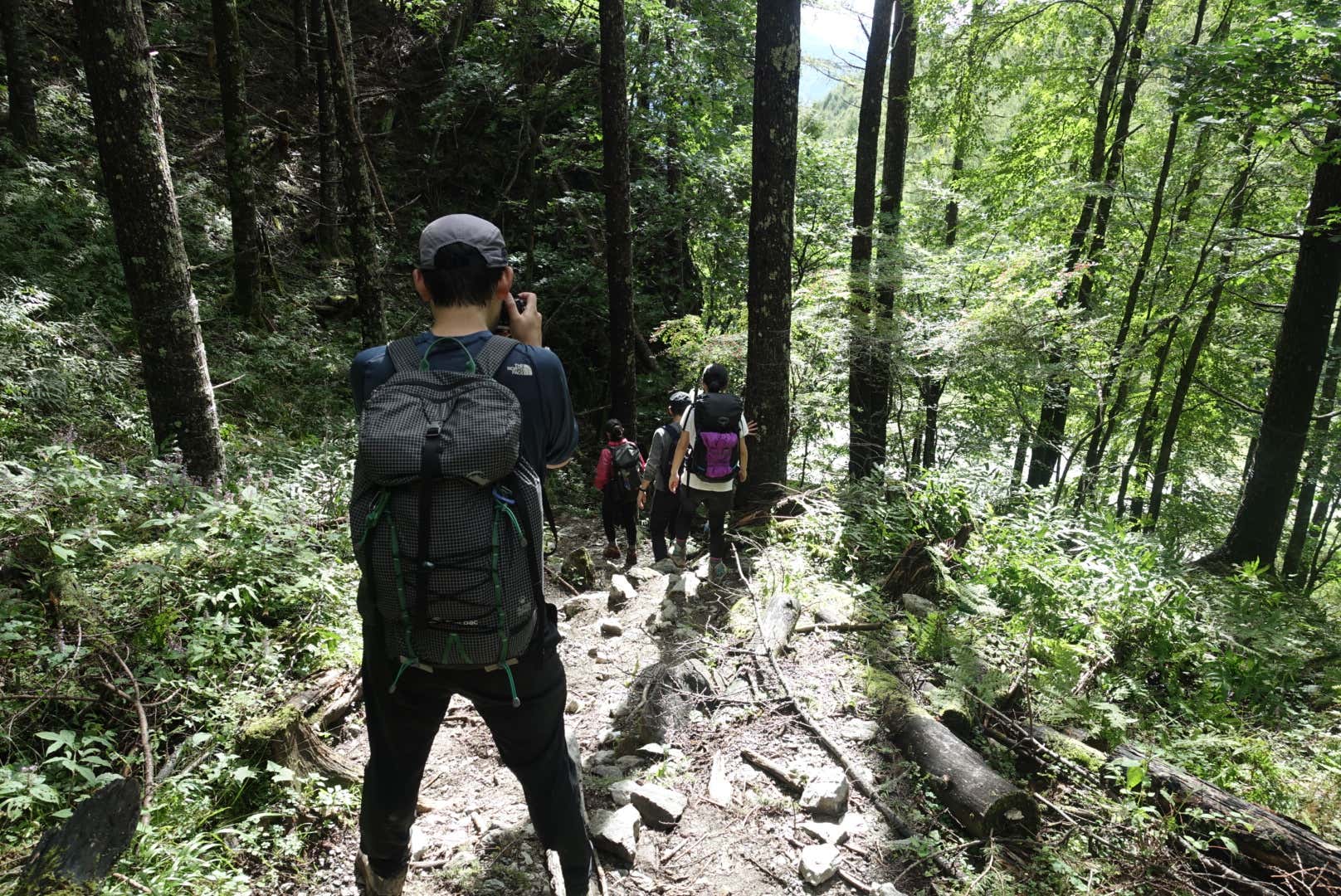 登山中の写真撮影
