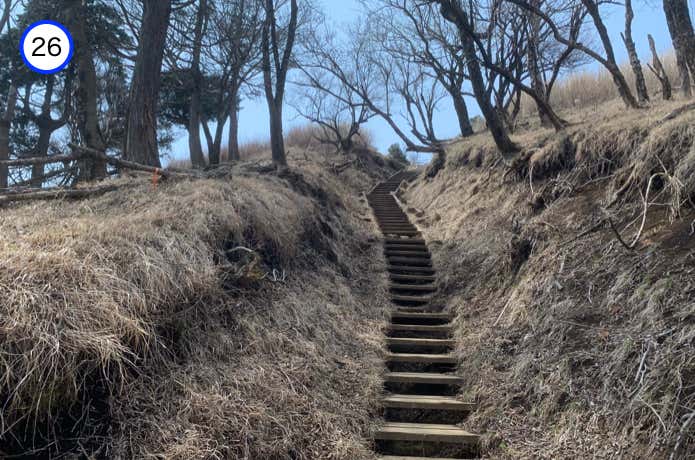 烏尾山への階段