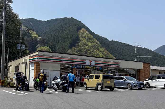東京最西端のセブン‐イレブン