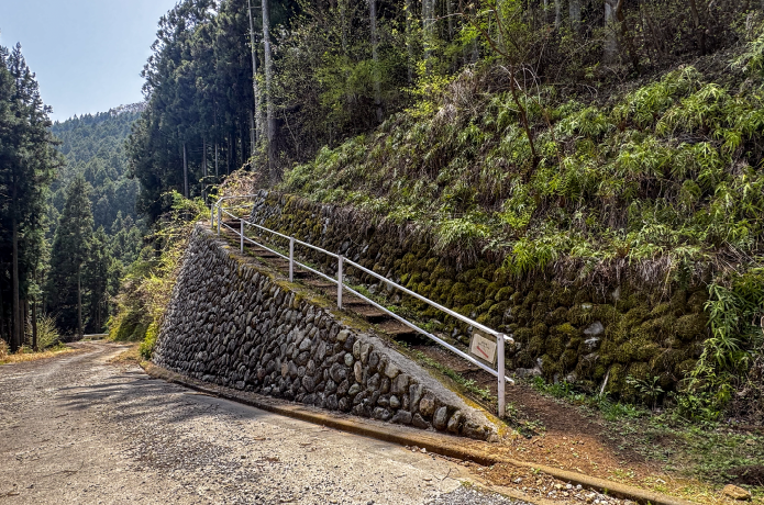 御岳山への登山道