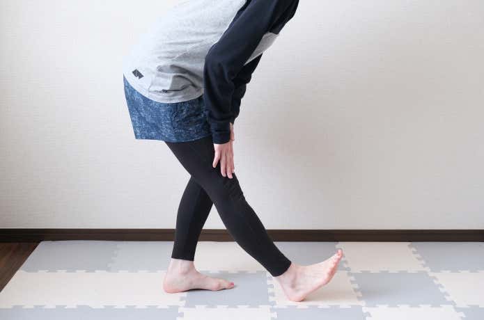ハムストリングスを伸ばす動き