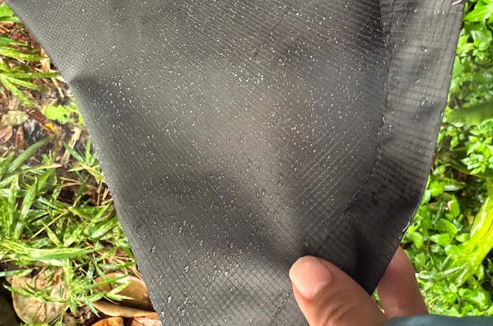 衣服内の蒸れが気になるなら、透湿性もチェック