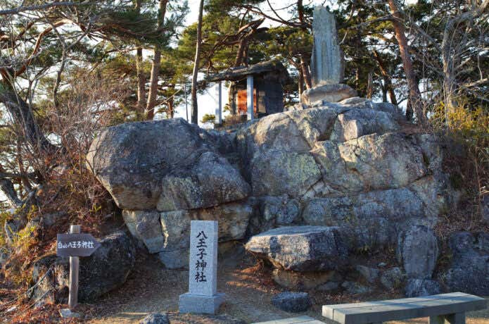 山頂にある八王子神社