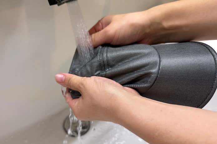 汚れたら手洗いで丁寧にお手入れ