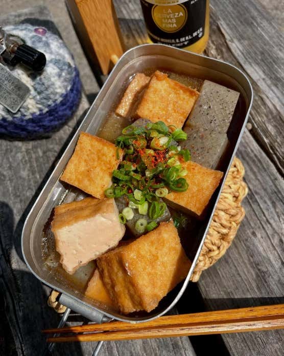 ③ 全体に火が通ったら、味噌を加えて軽く煮込んで完成。