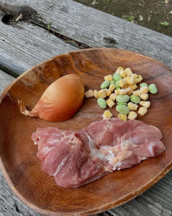 温泉たまごのせチキンライス材料