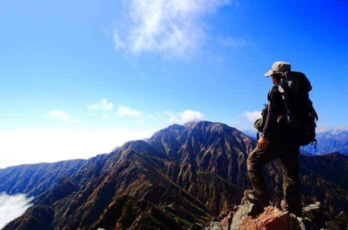 五竜岳を目指す登山者