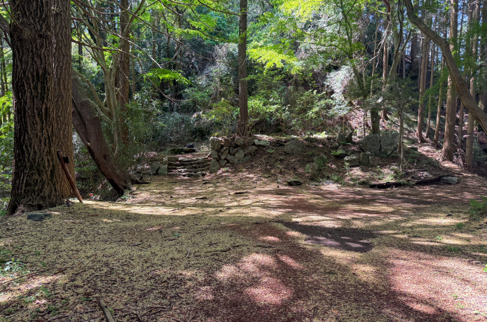 両峯神社跡地