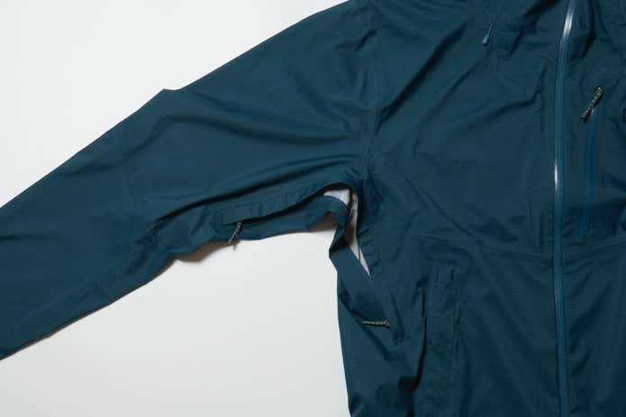 登山 レインウェア ベンチレーション