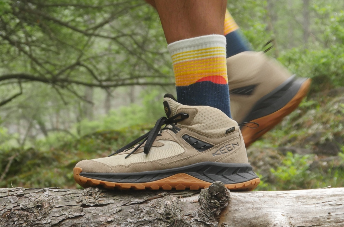 keen ハイキングシューズ　登山靴　箱なし 山も街も軽快に歩けるシューズがあったら！」を具現化。KEEN