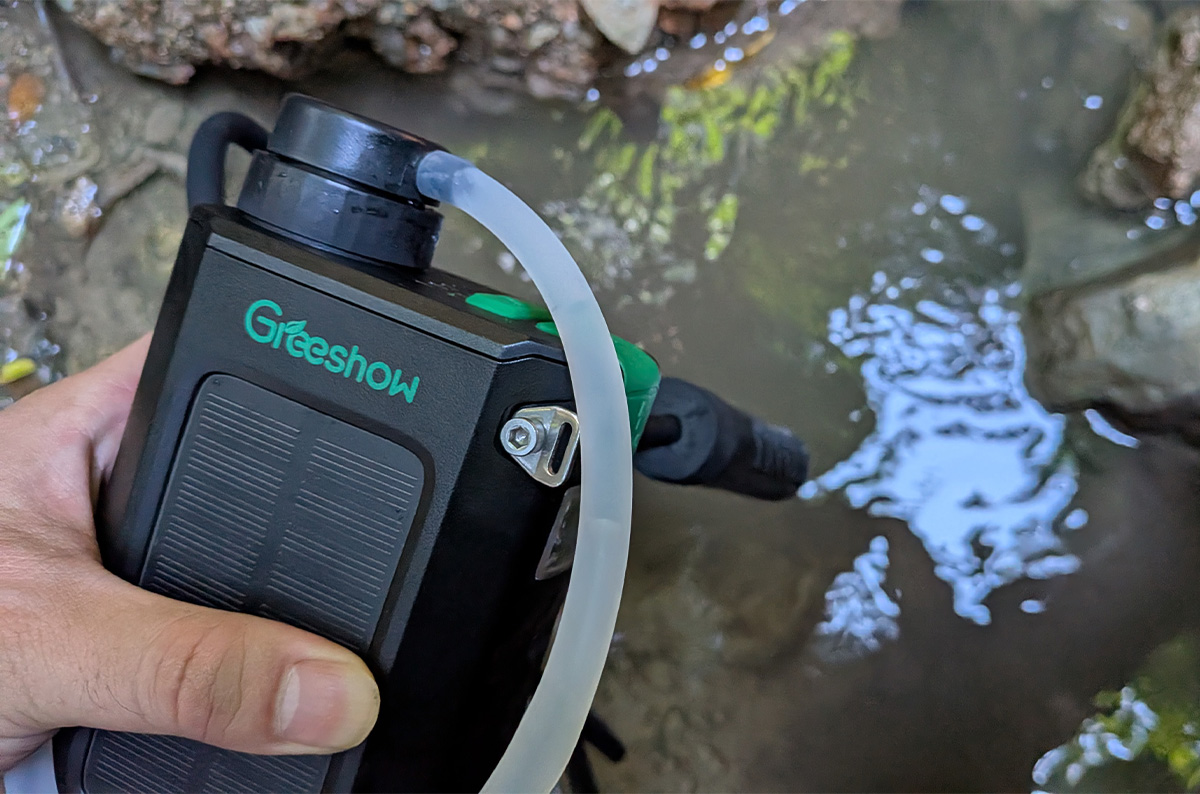 山のピンチにこれ一台】ポケットサイズの電動浄水器、本当に