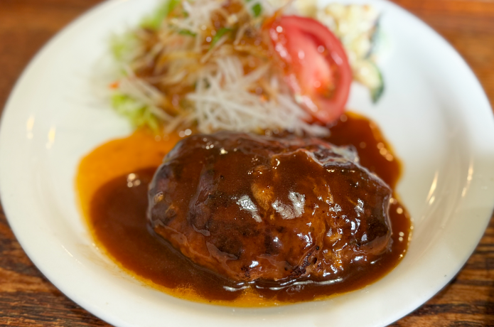 自家製ハンバーグ