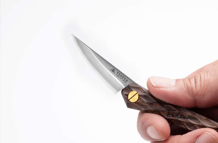 FEDECAトレイルナイフ　スカンジグラインド構造のブレード