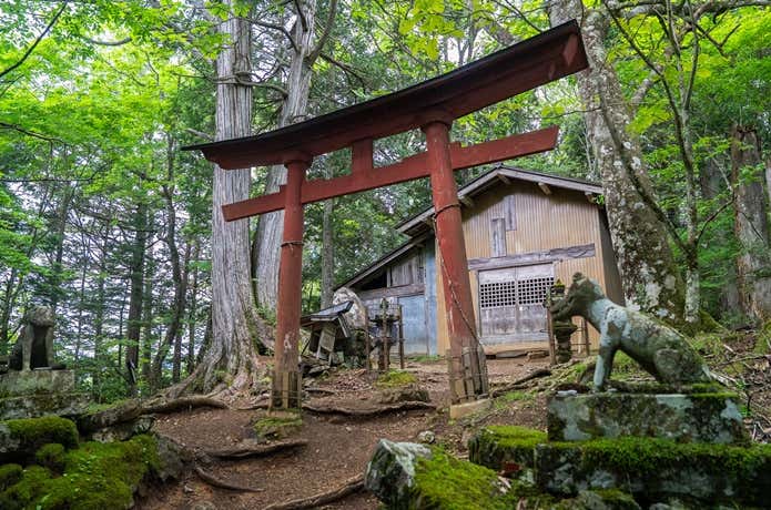 両髪山の神社