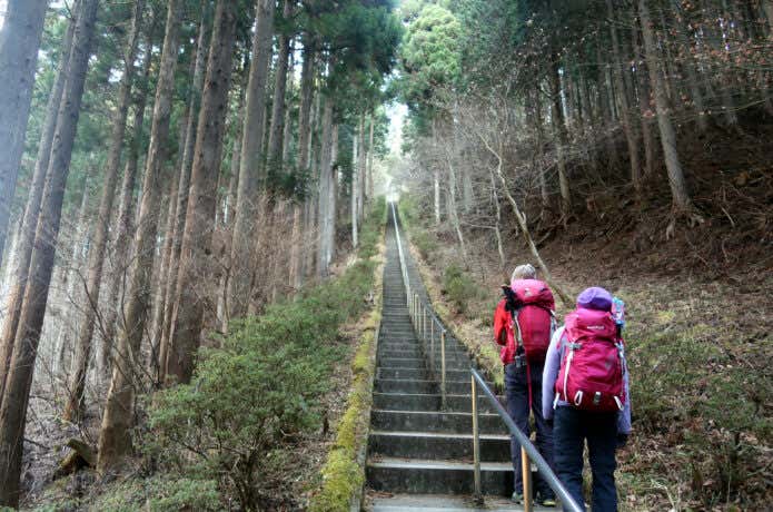 石割山の石段