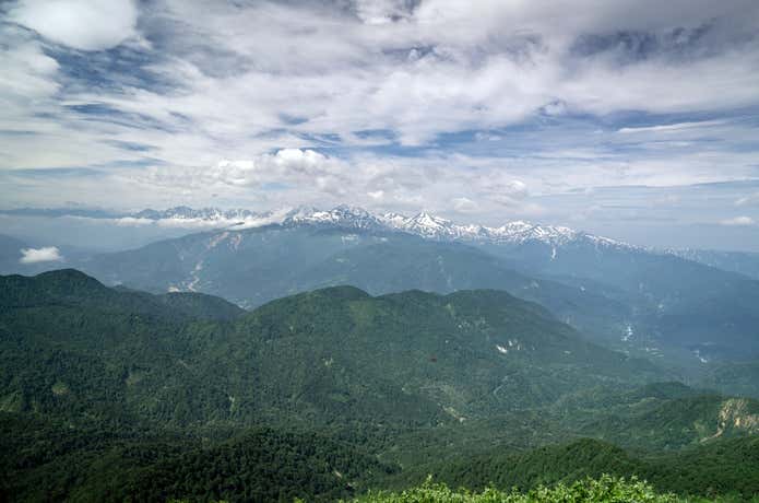 雨飾山山頂からの風景