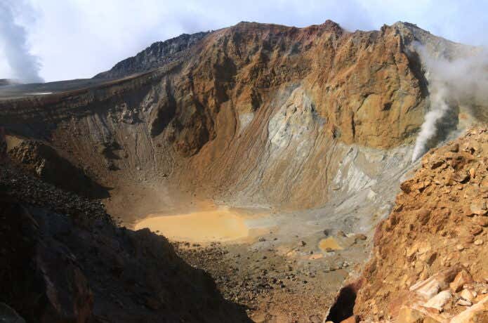 雌阿寒岳