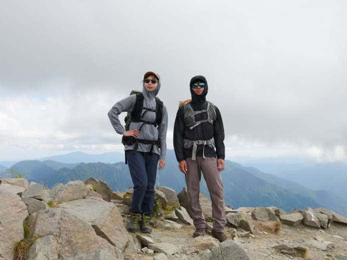 inetrackの極薄コンパクトなミッドシェル