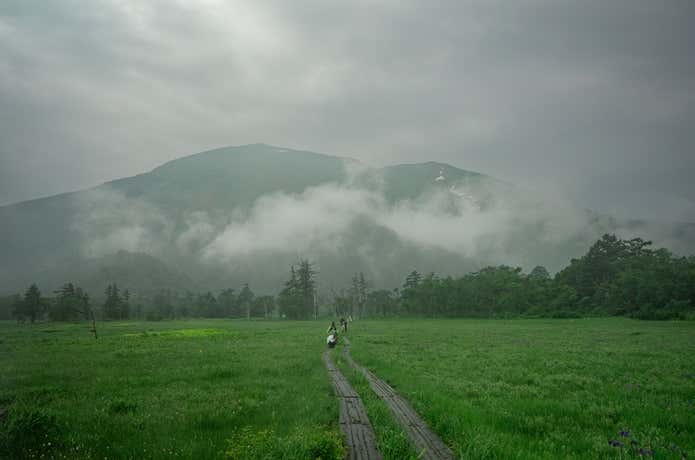 至仏山への道