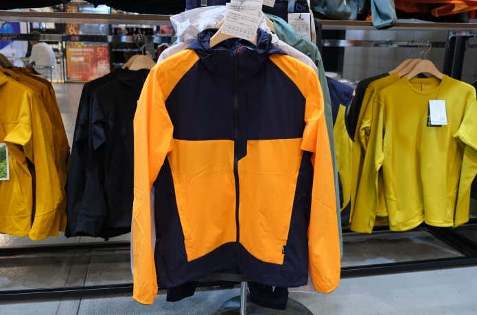 【2,500円】プレミアム超撥水ソフトシェルトレックフーディ