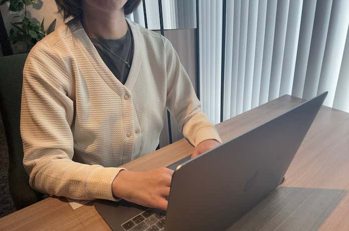 オフィスでのデスクワークにもぴったり。