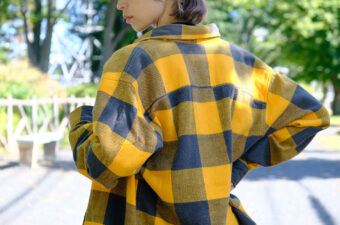 チェック柄のフランネルシャツ（ネルシャツ）