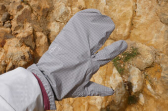 アクシーズクインの超軽量な完全防水レイングローブ「W2Pライトシェル」シリーズ