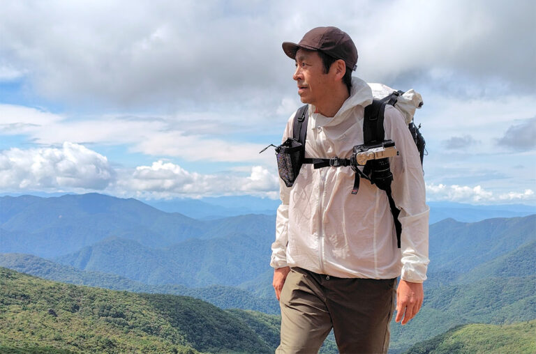 マイルストーンのウィンドシェル「オニオン フーディ」