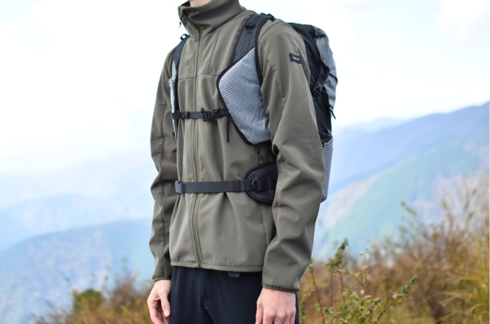 FORCLAZ ソフトシェル ジャケット MT100 WINDWARM 着用イメージ