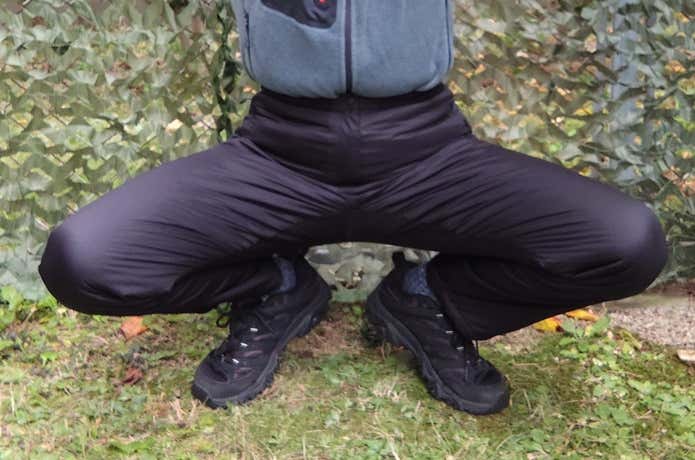 U.L.サーマラップ パンツでストレッチ性確認