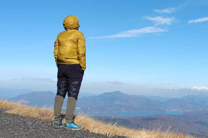 ピークパフォーマンス／ヘリウムダウンショーツ