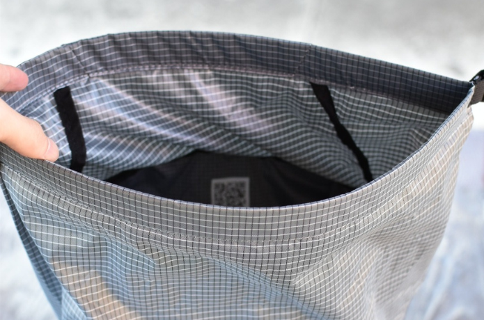 QUECHUA バックパック MH500 22L 開口口