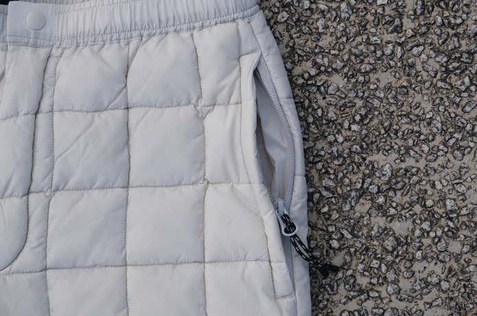 マウンテンダウンパンツのサイドポケット