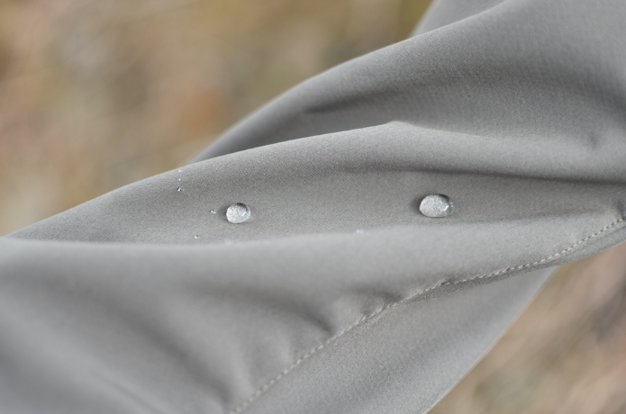 FORCLAZ ソフトシェル ジャケット MT100 WINDWARM 撥水イメージ