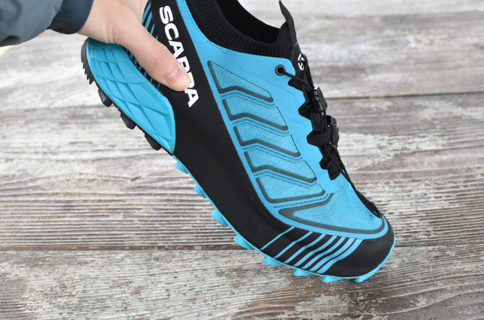 スカルパ「リベレラン 2」の靴全体の硬さ