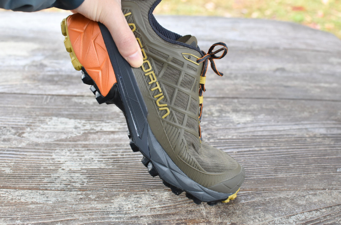 スポルティバ／アキラ II GTX ソール硬さ