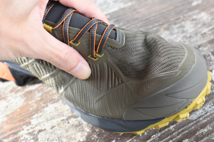 スポルティバ「アキラ II GTX」のアッパー